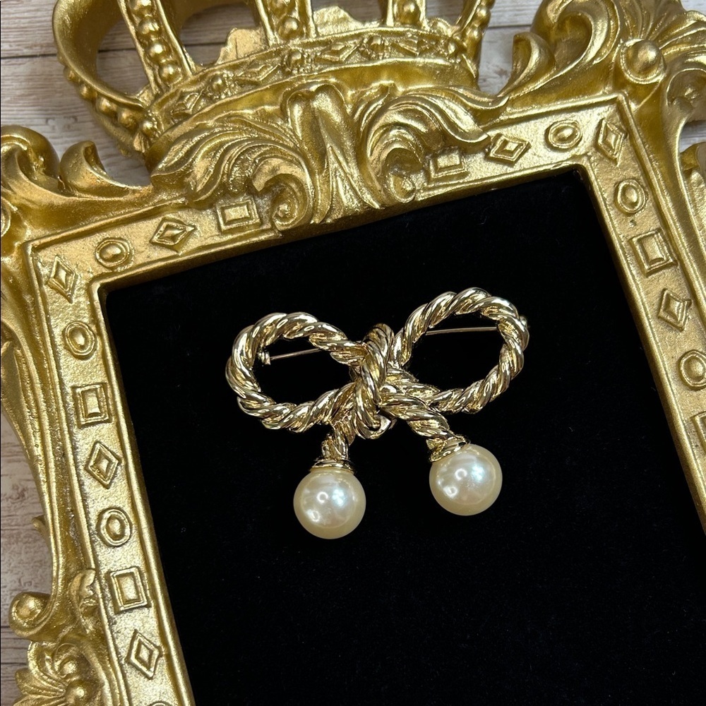 Vintage Gold Bow Faux Pearl Brooch